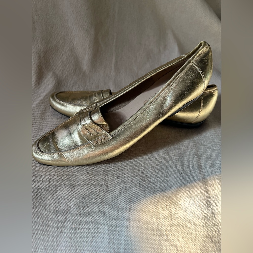 Salvatore Ferragamo 1990s Gold Loafers - Picture 7 of 8